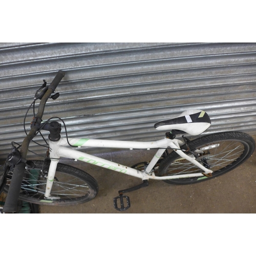 2176 - A Carrera 7005 TSIX aluminium framed MTB, a Maxima Jazz ladies MTB and a Townsend Town and Country r... 