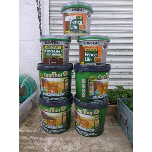 2202 - Three tubs of Ronseal One Coat Fence Life (one Dark Oak and two Harvest Gold), four tubs of Autumn G... 