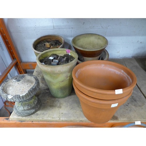 2224 - A selection of five mixed terracotta and glazed round plant pots