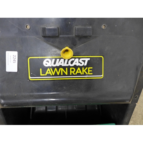 2245 - A Qualcast Lawn Rake electric lawn raker (RE30T)