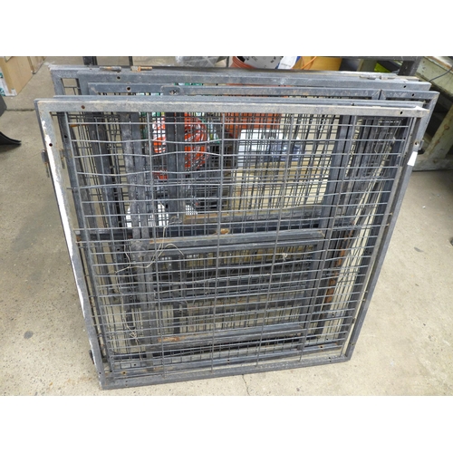 2368 - An assortment of pet crates