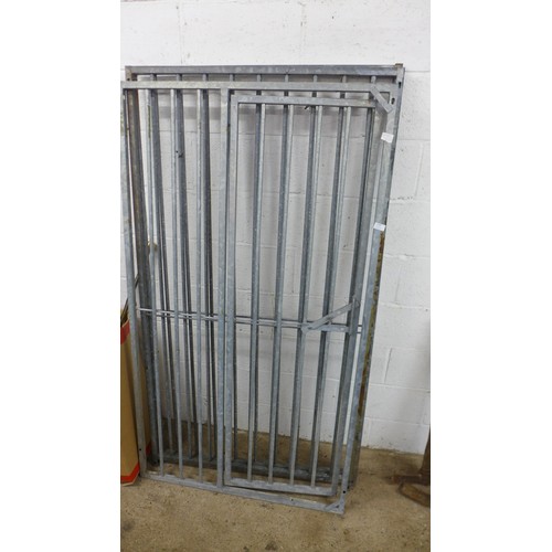 2387 - 3 Metal garden gates