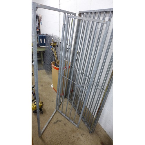 2387 - 3 Metal garden gates