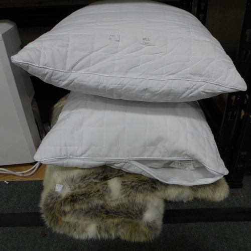 3011 - Husky Fur Heated Throw (120cm x 160cm) & Hotel Grand Shredded Memory Foam Pillows *Item is subject t... 