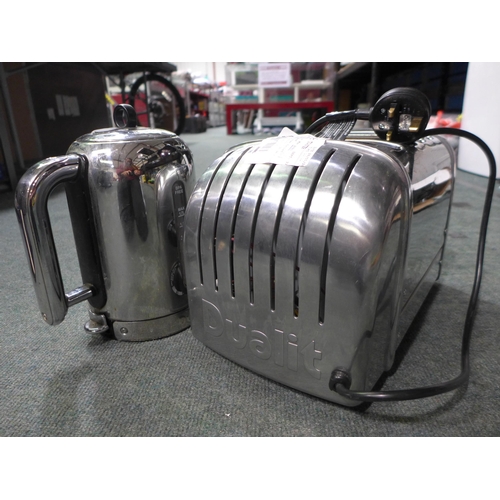 3016 - Dualit Classic Toaster & Kettle Set (model:- 72815) *Item is subject to VAT(319-204,217)