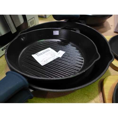 3084 - 3 x Tramontina Cast Iron Grill & Skillets *Item is subject to VAT(319-211,212,238)