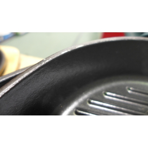 3084 - 3 x Tramontina Cast Iron Grill & Skillets *Item is subject to VAT(319-211,212,238)