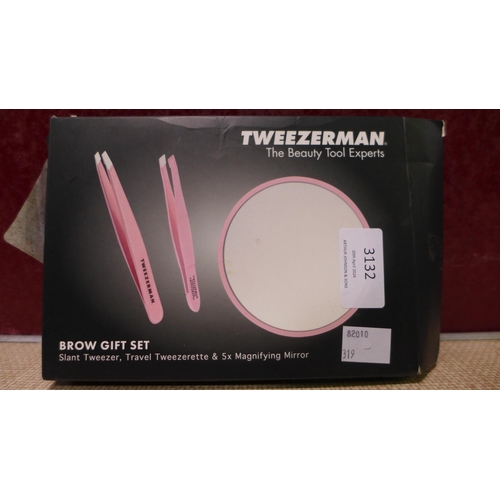 3132 - Powerpaw Hand Warmer, Tweezerman Tweezers, Reusable Make Up Cloths & Quickplay 2kg Dumbbells  *Item ... 