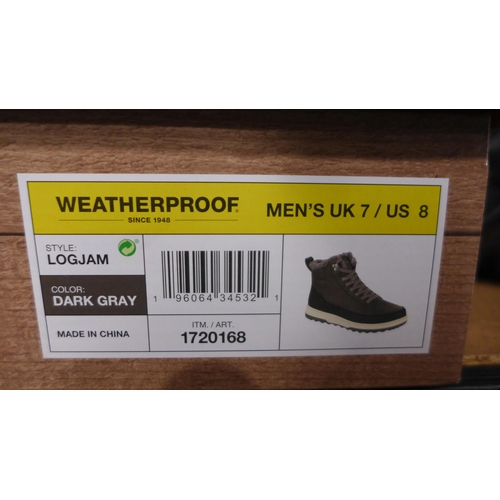 3173 - Pair of men's weatherproof brown boots - UK size 7 * this lot is subject to VAT