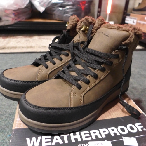 3179 - Pair of men's weatherproof brown boots - UK size 10 * this lot is subject to VAT