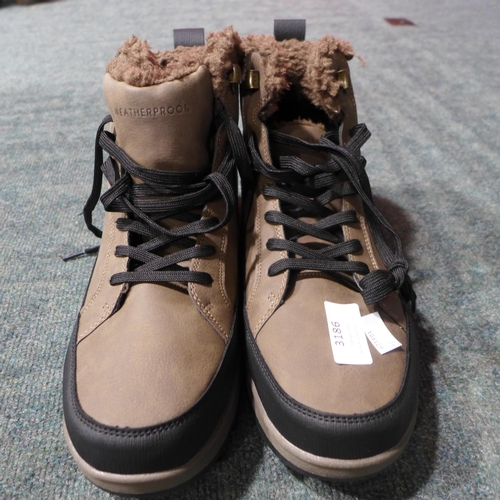 3186 - Pair of men's weatherproof brown boots - UK size 11 (no box) * this lot is subject to VAT