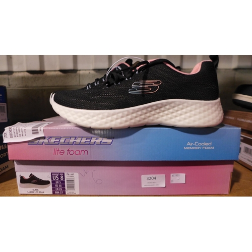 Pair of women's Lite-foam Skechers - UK size 6 * this lot is subject to VAT