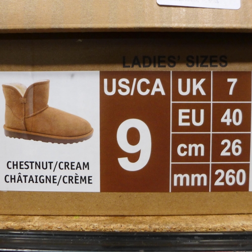 3208 - Pair of ladies chestnut shearling boots, UK 7 *This lot is subject to VAT