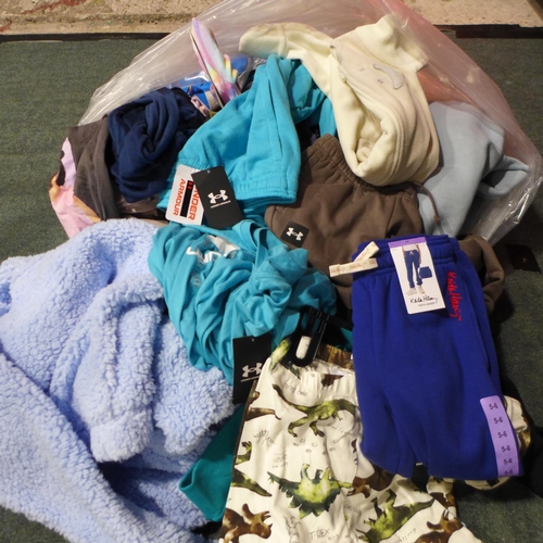 3215 - Quantity of kid's clothing, mixed sizes, etc. *This lot is subject to VAT