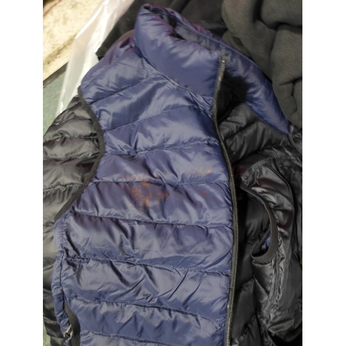 3219 - Quantity of men's jackets  - mixed sizes etc. *This lot is subject to VAT