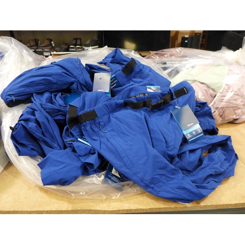 3255 - Quantity of men's Blue Berghaus Lomaxx pants - Mixes sizes. *This lot is subject to VAT