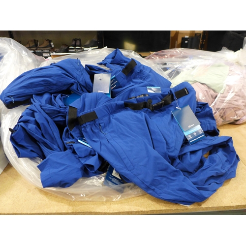 3256 - Quantity of men's Blue Berghaus Lomaxx pants - Mixes sizes. *This lot is subject to VAT