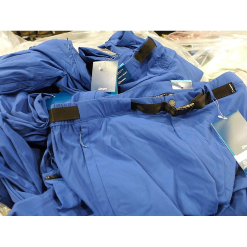 3256 - Quantity of men's Blue Berghaus Lomaxx pants - Mixes sizes. *This lot is subject to VAT