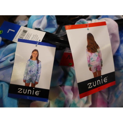 3262 - Large quantity of kid's two-piece tie-dye shorts and top sets - Mixed sizes and colours. *This lot i... 