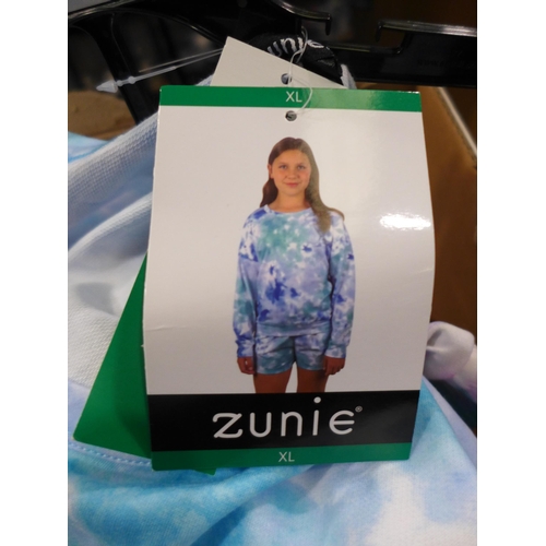 3263 - Large quantity of kid's two-piece tie-dye shorts and top sets - Mixed sizes and colours. *This lot i... 