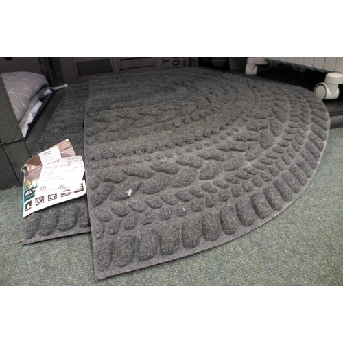 3310 - 2 Apache Mills Entry Mats    *Item is subject to VAT(319-330,519)