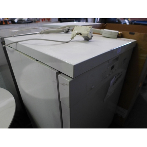 3368 - Miele White Dishwasher - Damaged Casing - (model:- G4203), original RRP £458.33 + VAT *Item is subje... 