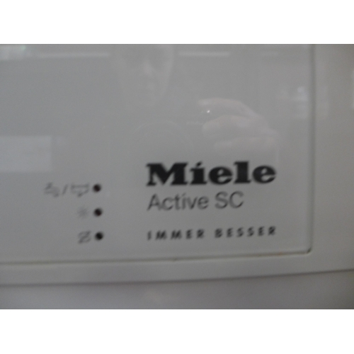 3368 - Miele White Dishwasher - Damaged Casing - (model:- G4203), original RRP £458.33 + VAT *Item is subje... 