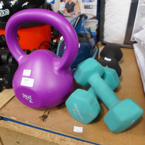 3409 - Everlast  8kg Kettle Bell And 3x Mixed Dumbbells *Item is subject to VAT(319-127)