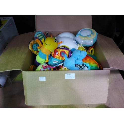 3454 - Box of childrens toys (319-810)  * This lot is subject to vat