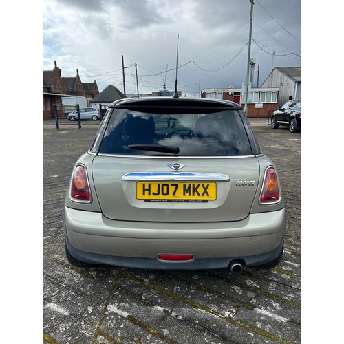 2391 - Mini Cooper EURO4 2007 with a manual gearbox HJ07 MKX 1598cc MOT 20.07.24 - 101139 recorded miles - ... 