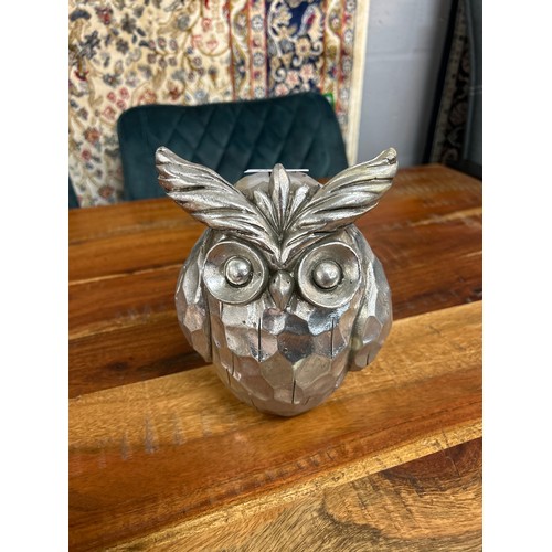 1320 - An Otis large silver ceramic owl, H 10cms (2171210)   #