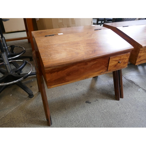 1668 - Hardwood child's desk