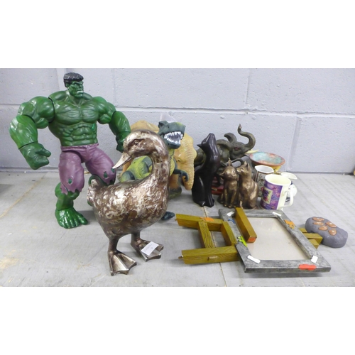 1146 - A collection of figures, a toy dinosaur and other ornaments **PLEASE NOTE THIS LOT IS NOT ELIGIBLE F... 