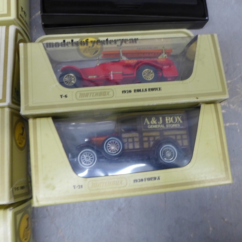 1155 - A collection of model vehicles, twelve Matchbox Models of Yesteryear including Y-27 1922 Foden C typ... 