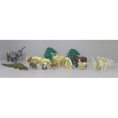 674 - A collection of over 100 plastic animals, figures and accessories, mostly made by Britains Ltd., Eng... 