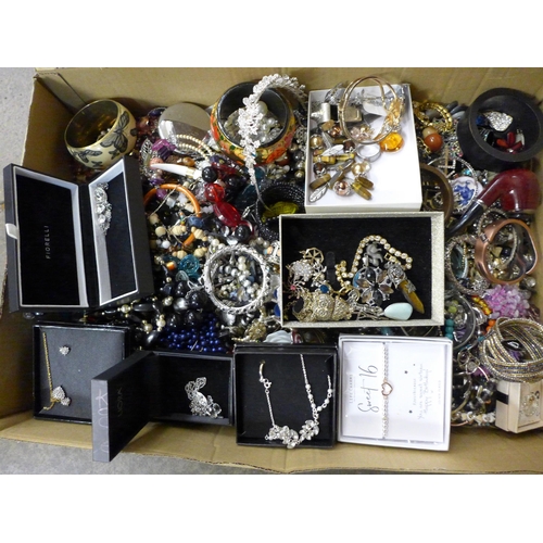 708 - A large collection of costume jewellery