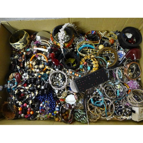 708 - A large collection of costume jewellery