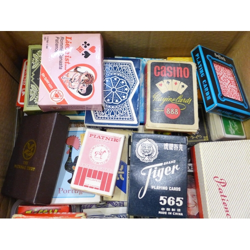 720 - A collection of vintage playing cards