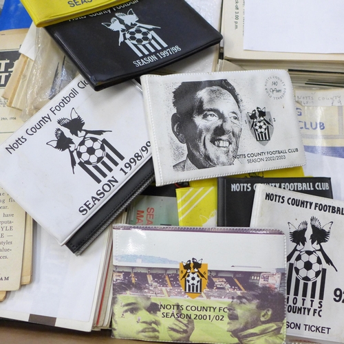 721 - A collection of Notts County football programmes (home 1950s, 1960s, 1970s / away 1948-68), plus 195... 