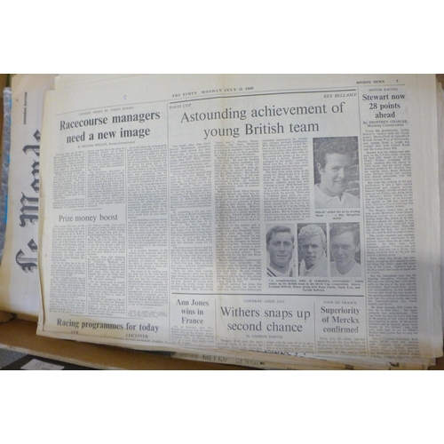 726 - A collection of newspaper ephemera; WWI/WWII, Kennedy Assassination, first man on the moon, Falkland... 