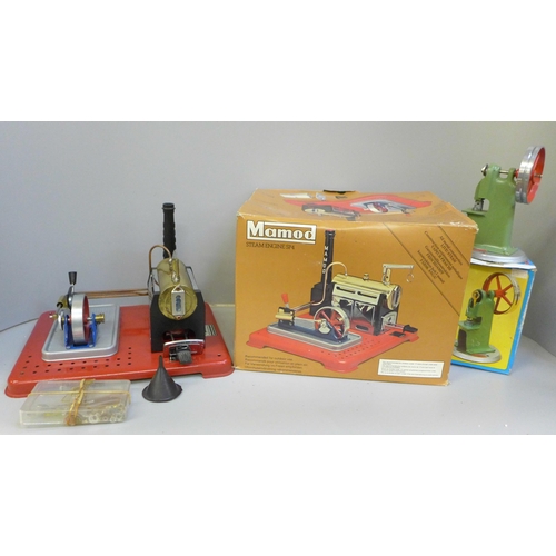 738 - A Mamod Steam Engine SP4 in original box and an Eccentric Press (Wilesco M59) in original box