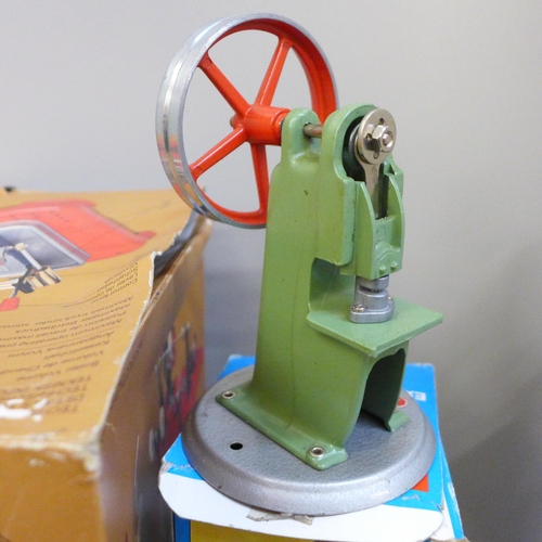 738 - A Mamod Steam Engine SP4 in original box and an Eccentric Press (Wilesco M59) in original box