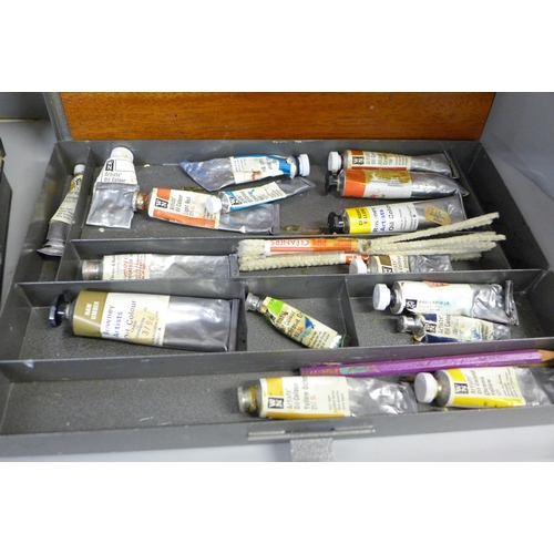 763 - Two artists paint sets, Winsor & Newton with oil paints and one other with powdered paints, early 20... 