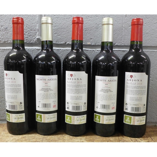 813 - Five bottles of Rioja, two Monte Araya Selection Especial, 2010 and three Arjona 2010