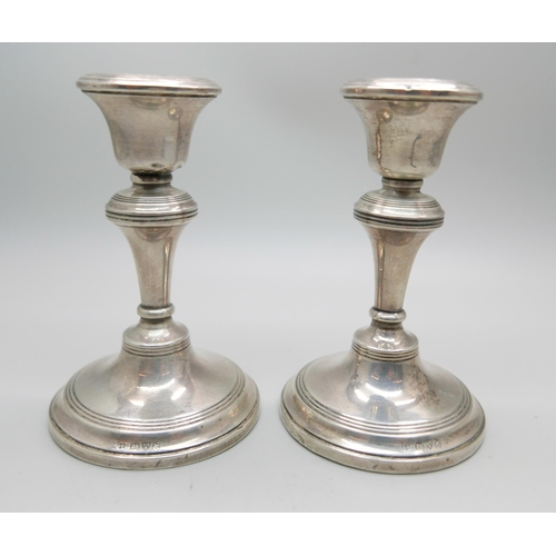 842 - A pair of candlesticks, Chester 1913, 10cm