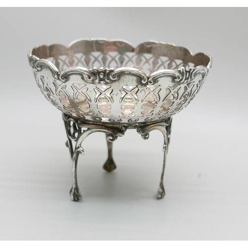 844 - A pierced silver dish, Birmingham 1912, 75g, diameter 9cm