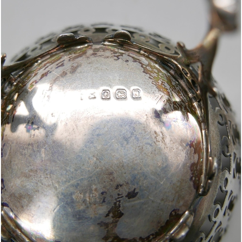 844 - A pierced silver dish, Birmingham 1912, 75g, diameter 9cm