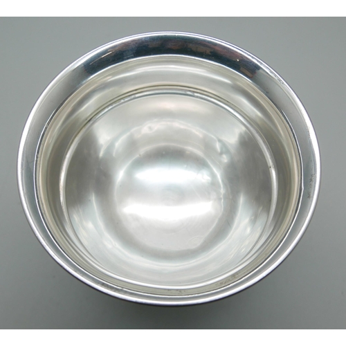 845 - A silver bowl, London 1911, 65g, diameter 9.5cm