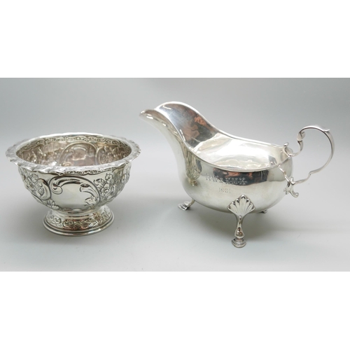 853 - A silver sauce boat and a silver bowl, 253g