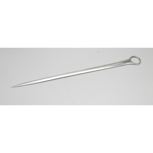 877 - A William IV silver meat skewer, London 1824, 72g